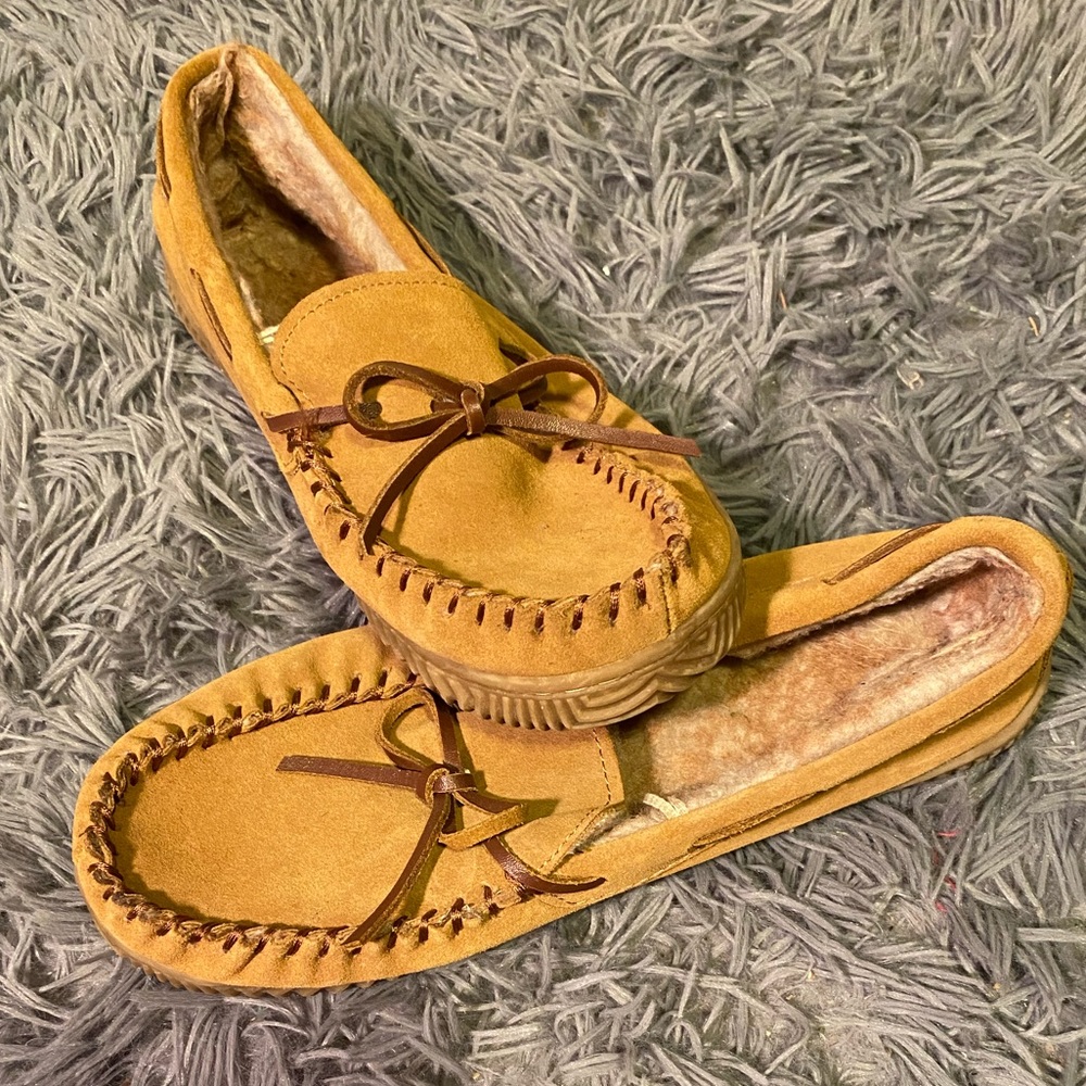 🌸 NEW 🌸 Moccasins size 9